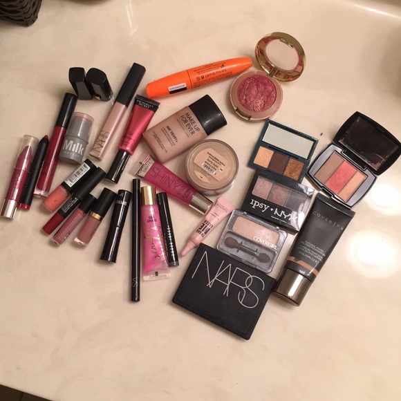 Other - Sephora Make Up Bundle (28 pieces w/ free pouch)